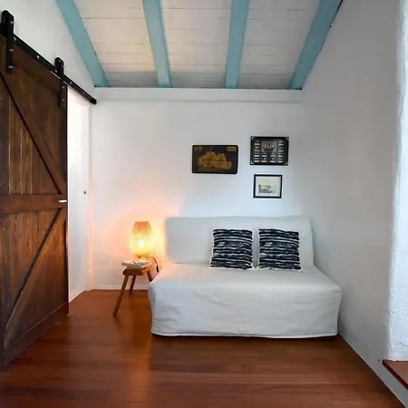 House By The Beach Rooftop Terrace 度假居 锡尔巴岛